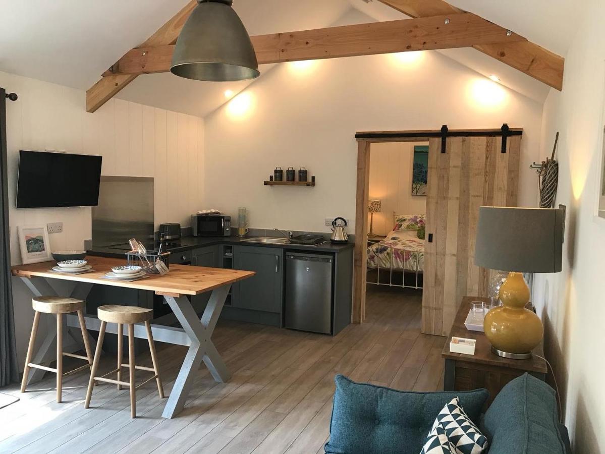 The Potting Shed Apartment Сейнт Остел Екстериор снимка